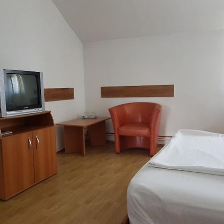 Motel Pacific Дева Екстер'єр фото