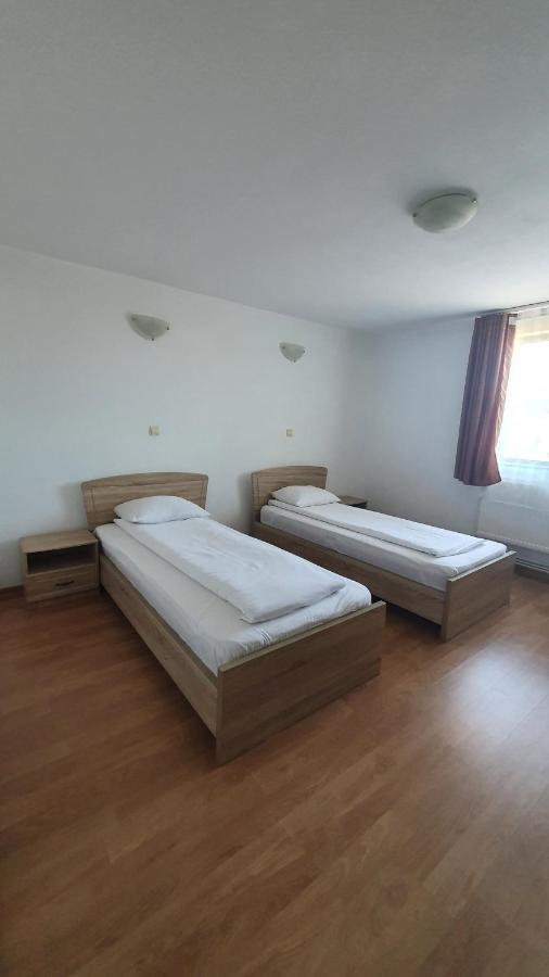 Motel Pacific Дева Екстер'єр фото