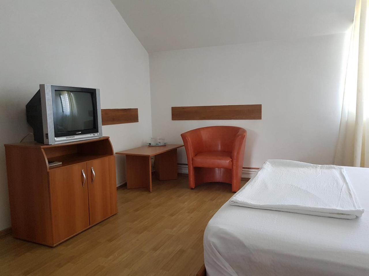 Motel Pacific Дева Екстер'єр фото